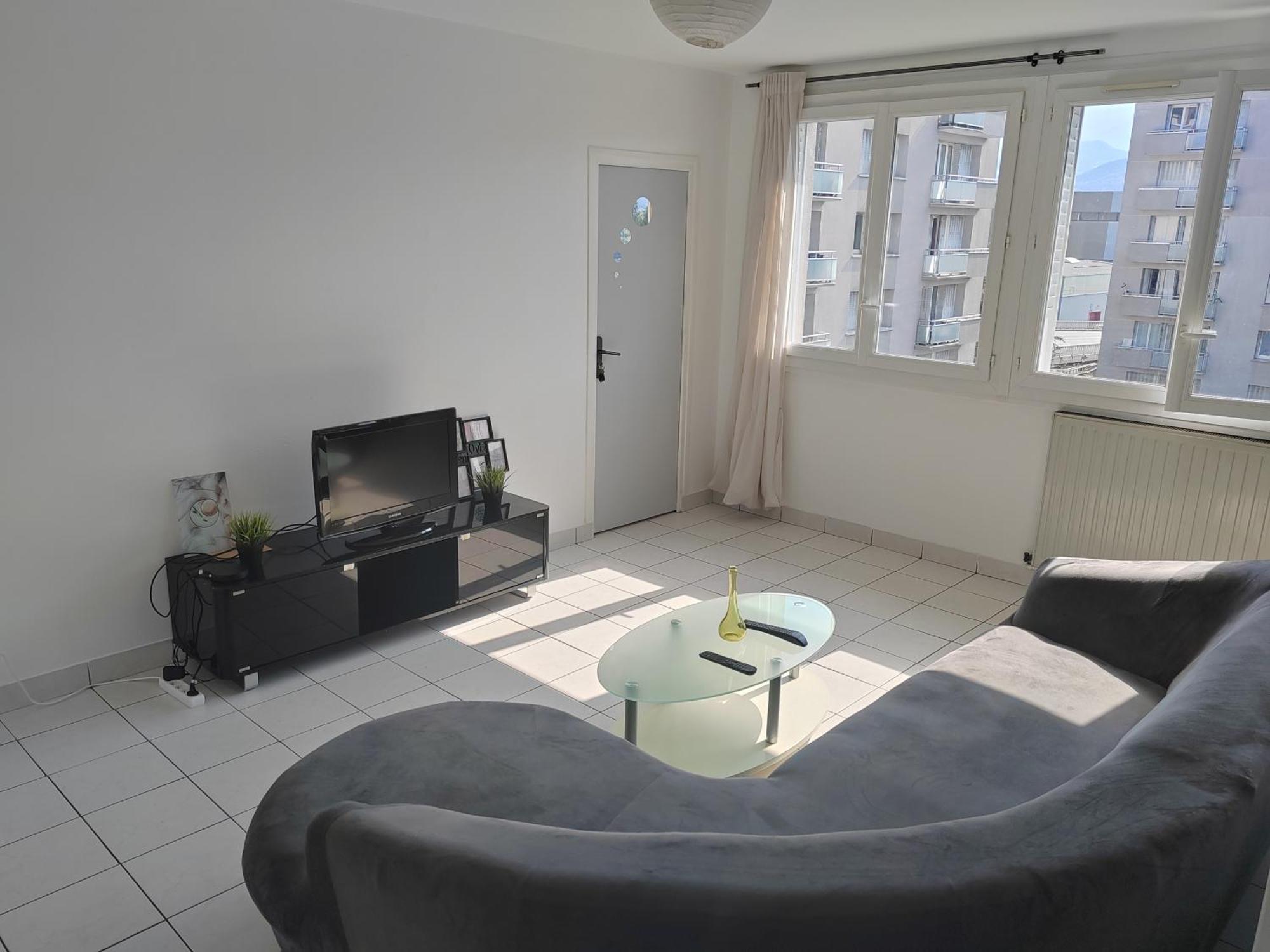 Séjour chez l'habitant Dans Partage, A 8 Min Du Centre-ville *