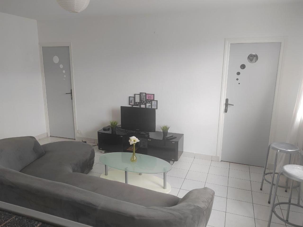 Dans Partage, A 8 Min Du Centre-ville Habitación en casa particular *